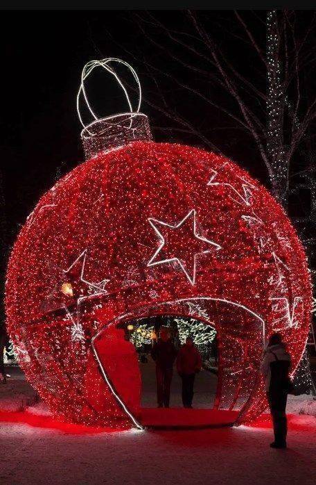 Новогодний уличный шар, высотой 8 метров